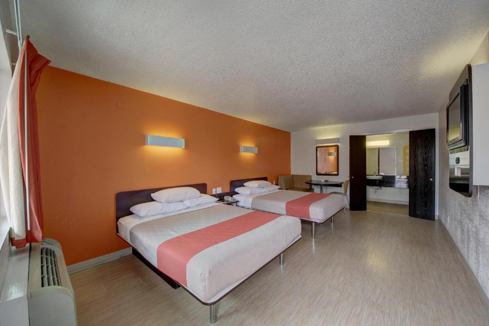 Queen Room with Two Queen Beds - Disability Access - Non-Smoking interior